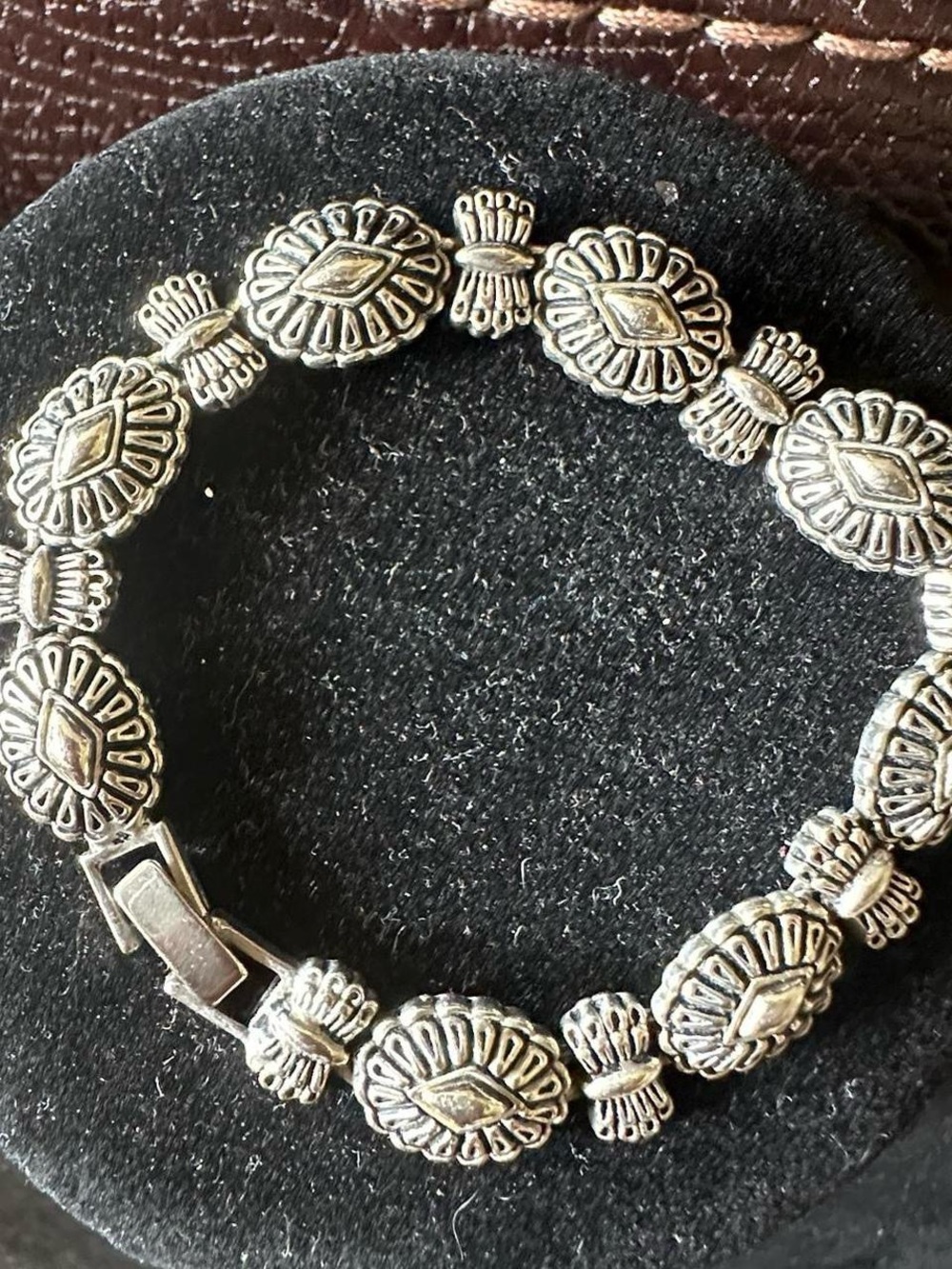 Vintage unique silver engraved design bracelet.